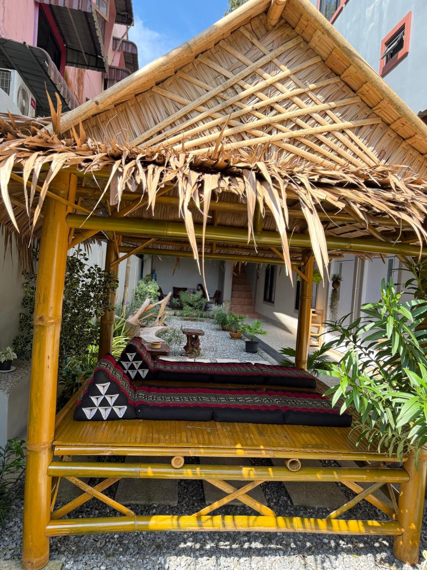 Flora Khaosok 旅馆 *